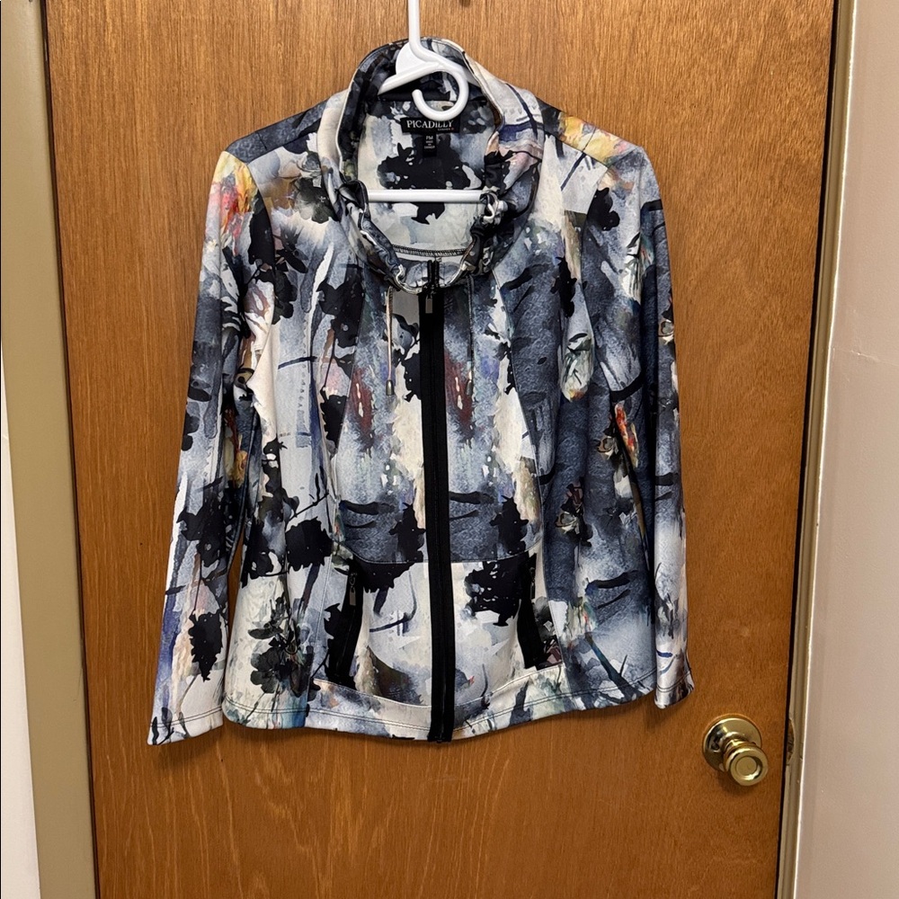 Sz PM Piccadilly wearable art from Canada. Zippered pockets zipper closureNWOT